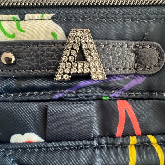 Lug Flare 2 Crossbody Bag Bright Floral Navy Quilted Travel Purse NWT - Picture 6 of 7